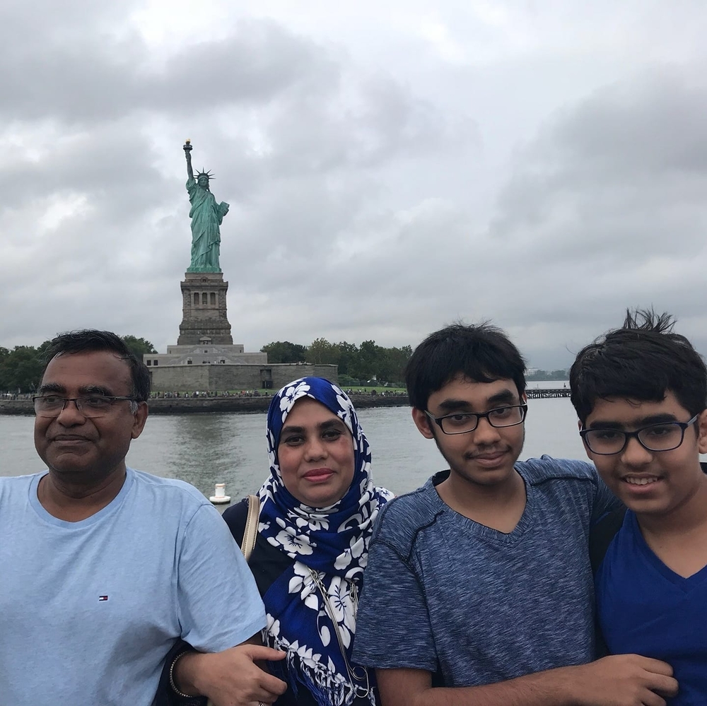 Meet your Posher, Israt